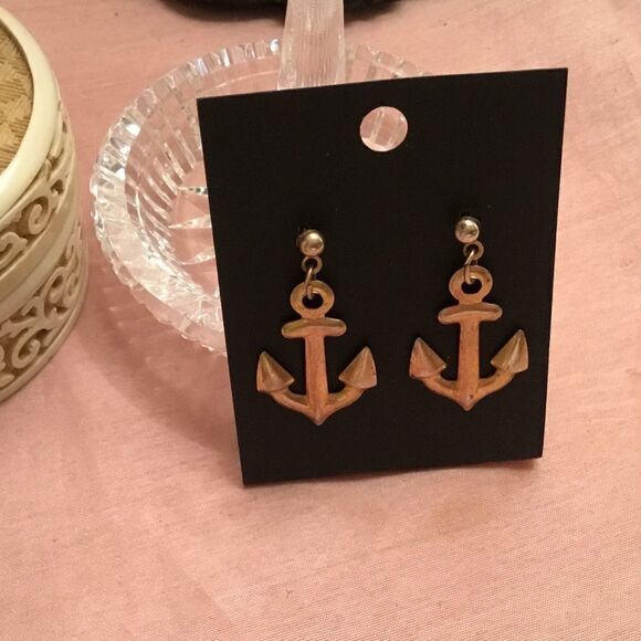Brass Tone Light Weight Anchor Earrings - Picture 3 of 4